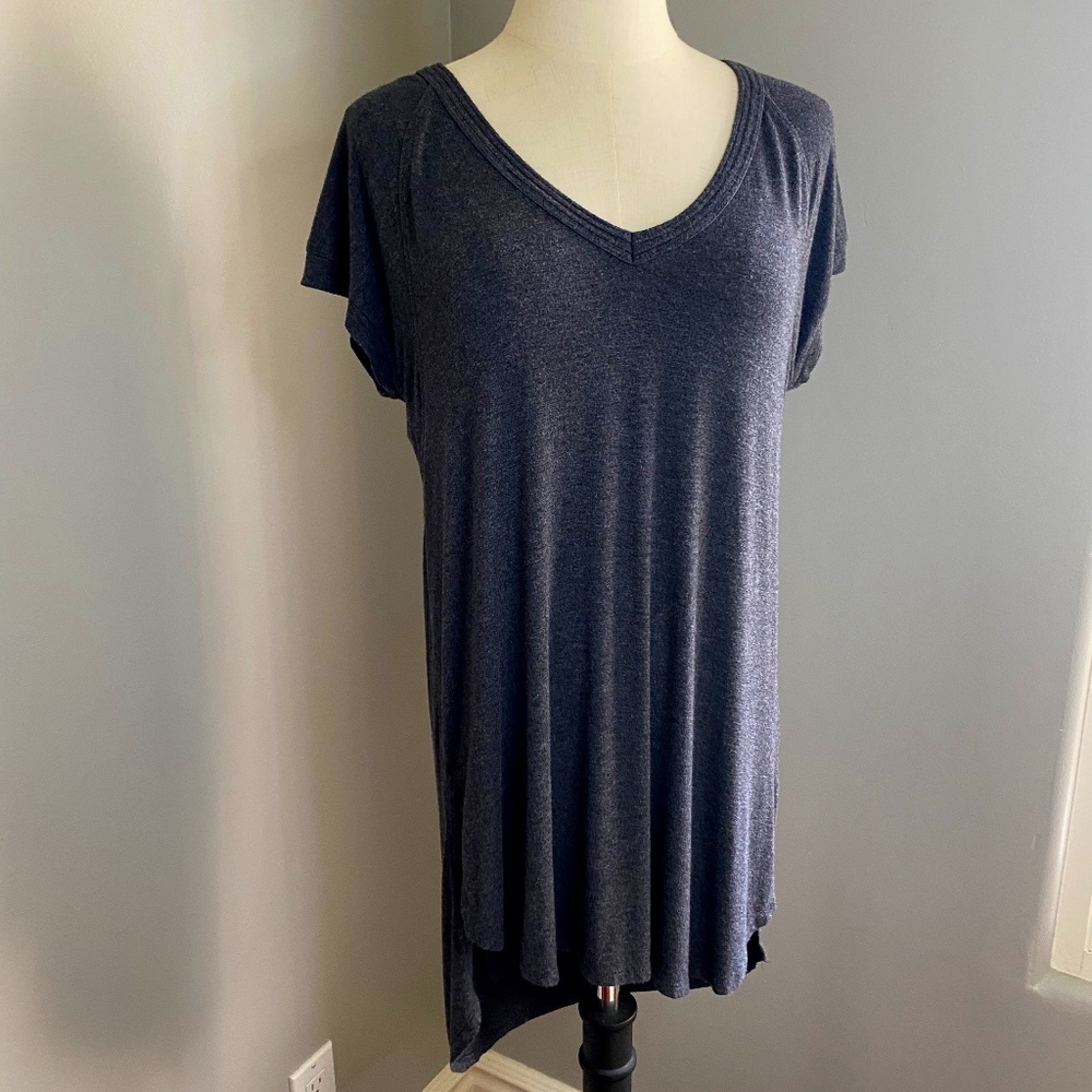 Anthropologie (Bordeaux) S/S V-Neck Tunic Tee - Charcoal Grey - Size Small